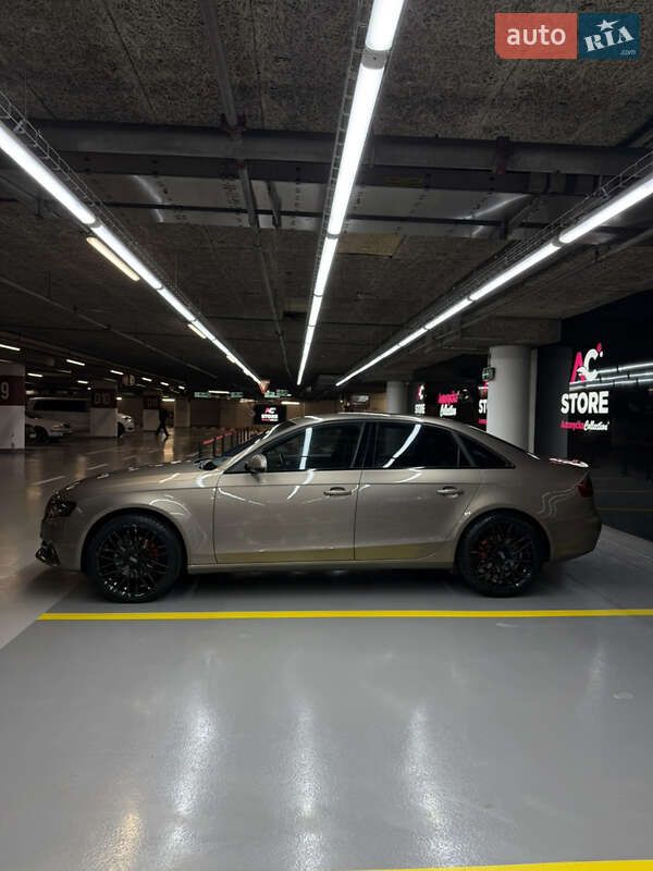 Седан Audi A4 2010 в Ужгороде
