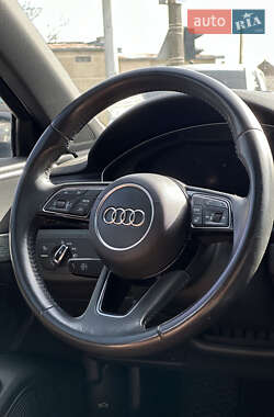 Седан Audi A4 2017 в 