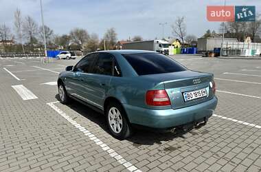Седан Audi A4 2000 в 