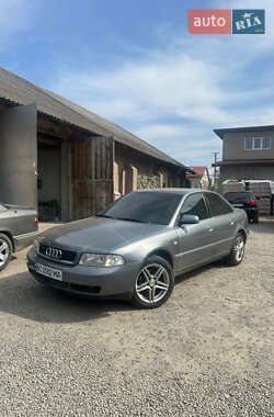 Седан Audi A4 1999 в 