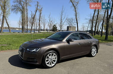 Седан Audi A4 2016 в 