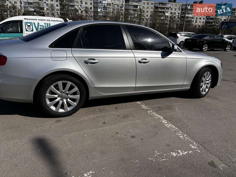 Седан Audi A4 2014 в Харькове
