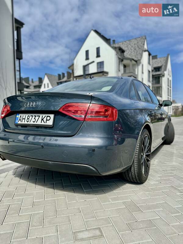 Седан Audi A4 2010 в Киеве