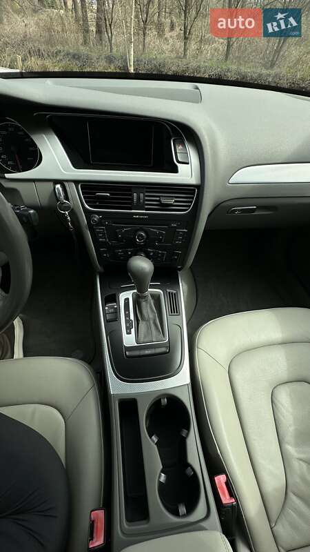 Седан Audi A4 2010 в Киеве