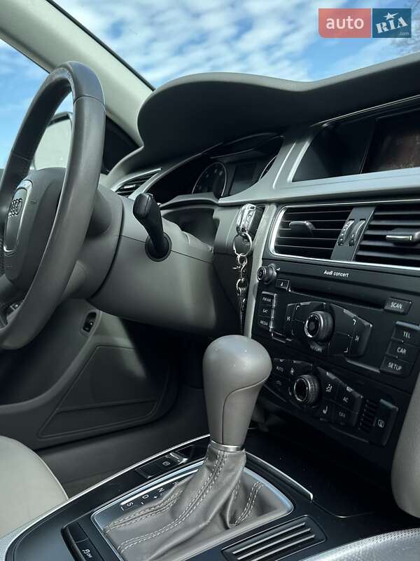 Седан Audi A4 2010 в Киеве