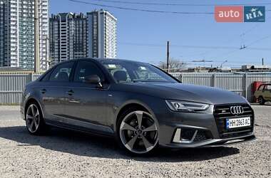 Седан Audi A4 2018 в 