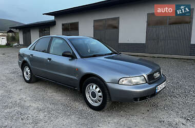 Седан Audi A4 1995 в 