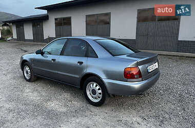 Седан Audi A4 1995 в 