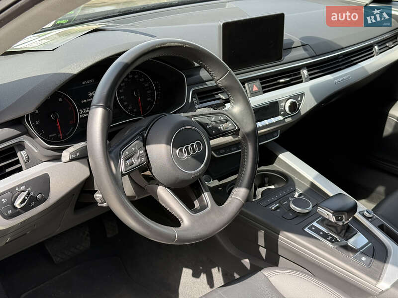 Седан Audi A4 2016 в Львові