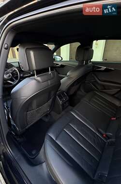 Седан Audi A4 2016 в 