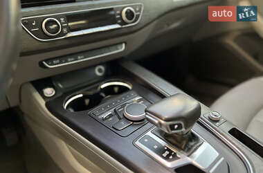 Седан Audi A4 2017 в 