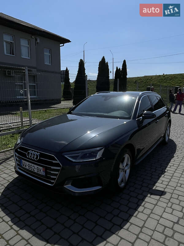 Универсал Audi A4 2021 в Мукачево