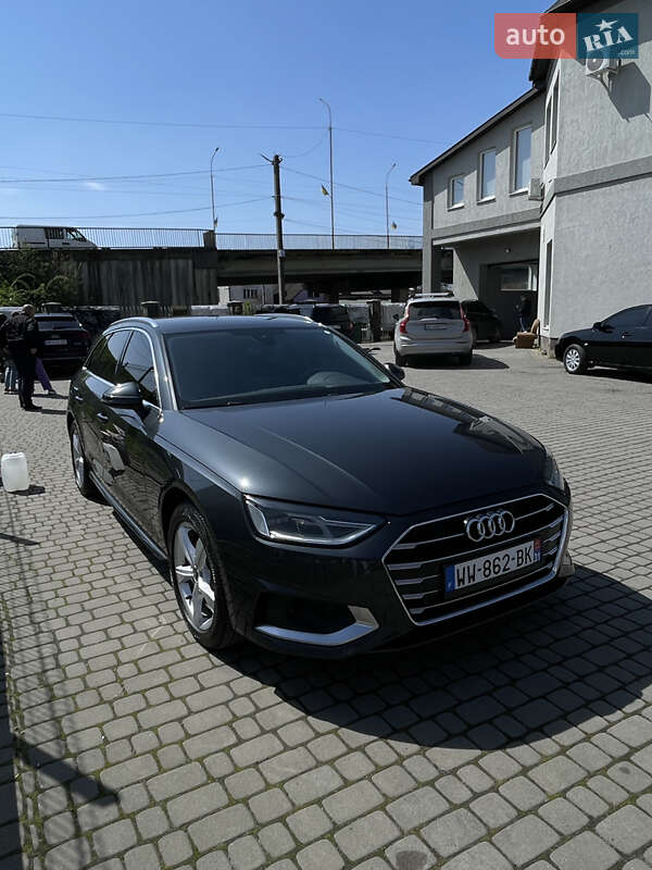 Универсал Audi A4 2021 в Мукачево