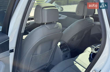 Седан Audi A4 2018 в 