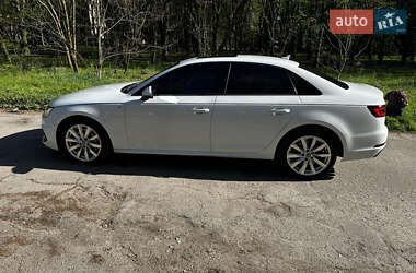 Седан Audi A4 2018 в 