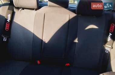 Седан Audi A4 1995 в 