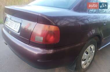 Седан Audi A4 1995 в 