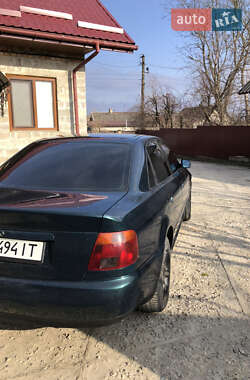 Седан Audi A4 1996 в 