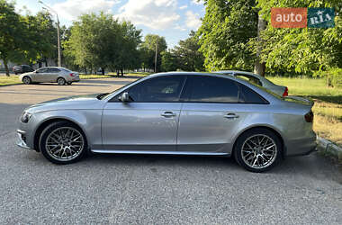 Седан Audi A4 2015 в 