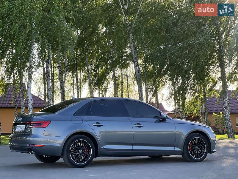 Седан Audi A4 2016 в Киеве