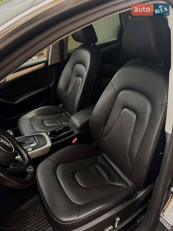 Седан Audi A4 2015 в Львове