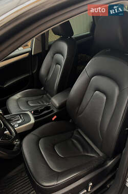 Седан Audi A4 2015 в 
