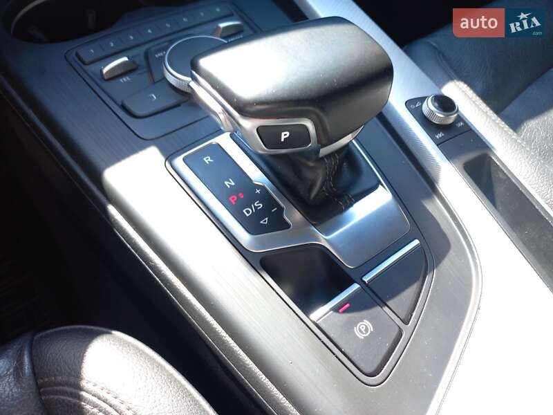 Седан Audi A4 2016 в Стрые