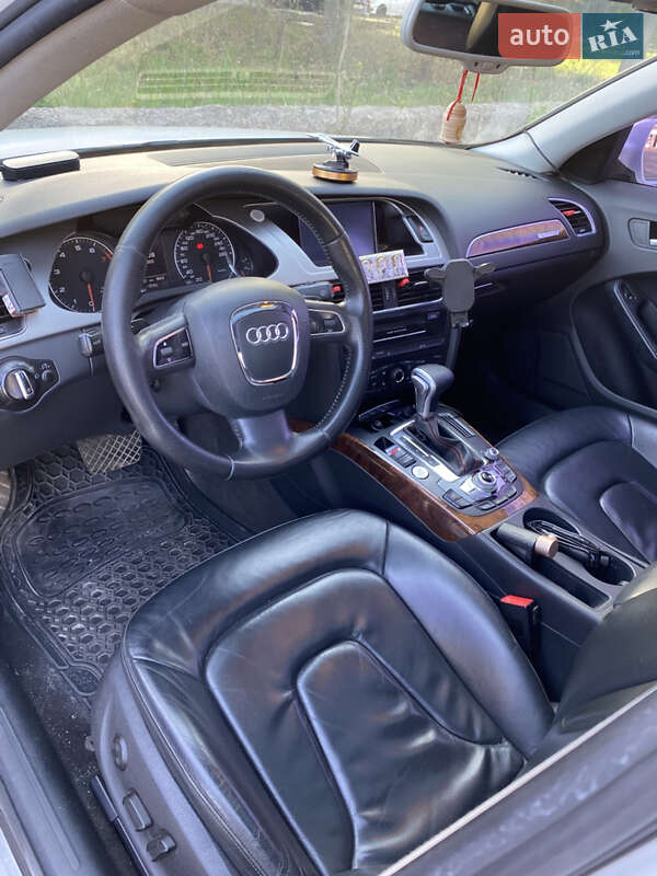 Седан Audi A4 2011 в Киеве
