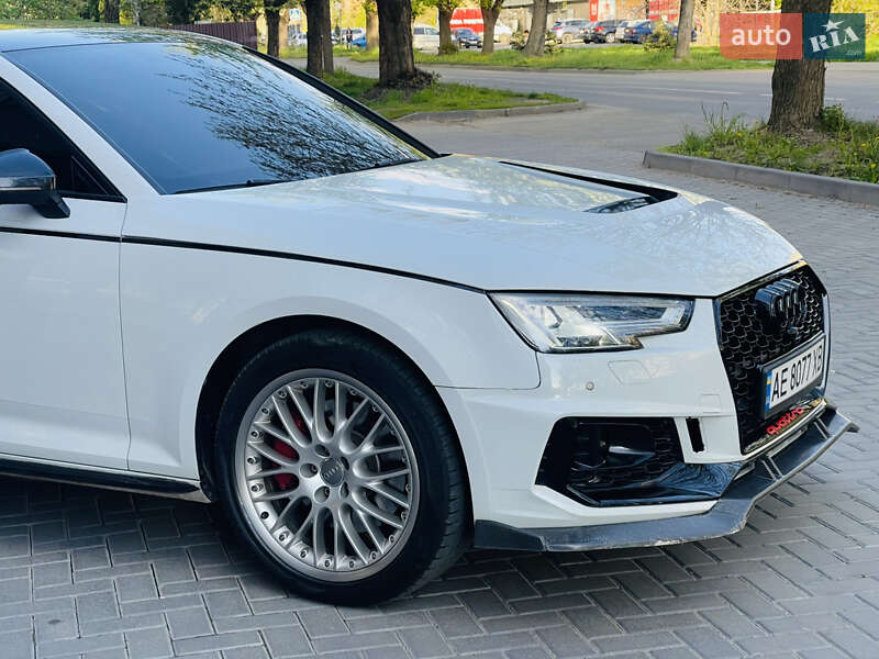 Седан Audi A4 2016 в Львове
