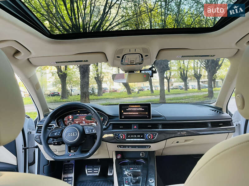 Седан Audi A4 2016 в Львове