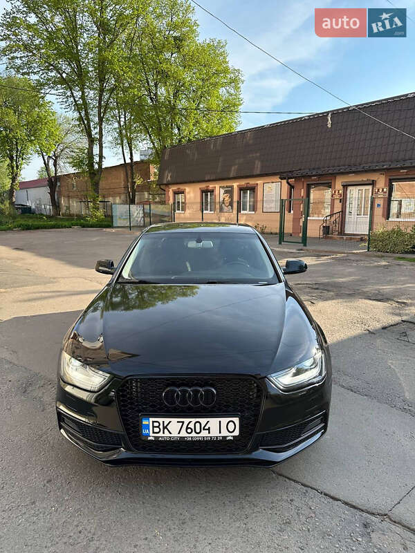 Седан Audi A4 2015 в 