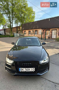 Седан Audi A4 2015 в 