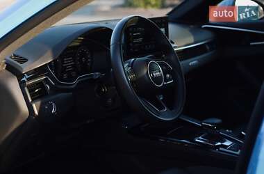 Седан Audi A4 2022 в 