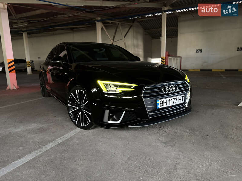 Седан Audi A4 2019 в 