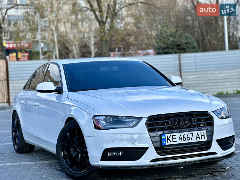 Седан Audi A4 2012 в 