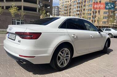 Седан Audi A4 2015 в 