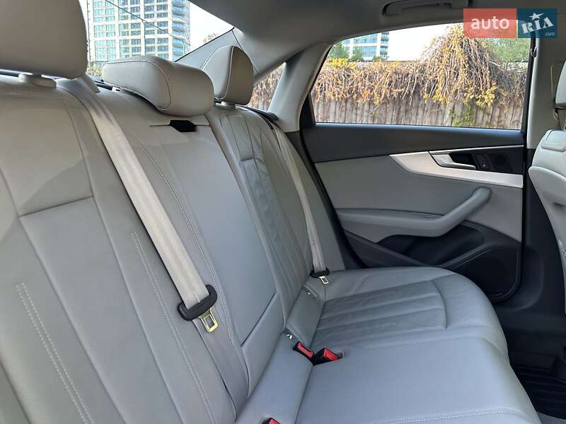 Седан Audi A4 2017 в Днепре