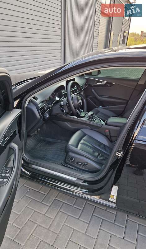 Седан Audi A4 2016 в Кропивницькому
