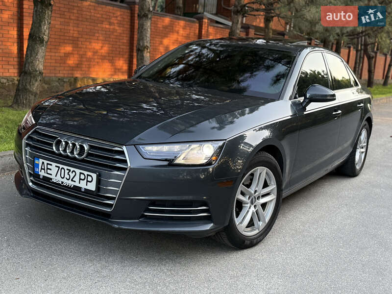Седан Audi A4 2016 в 