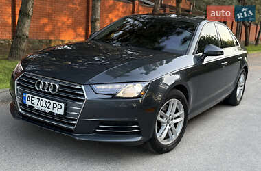 Седан Audi A4 2016 в 