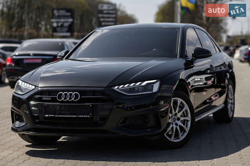 Седан Audi A4 2019 в 