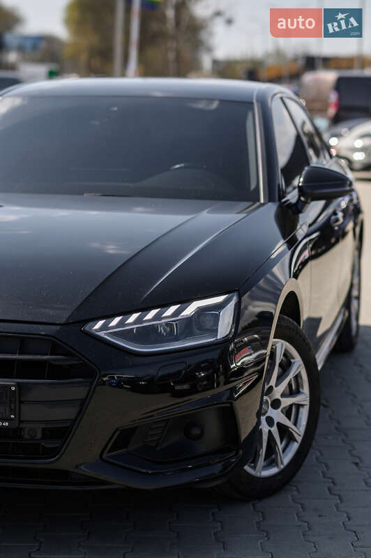 Седан Audi A4 2019 в Львове
