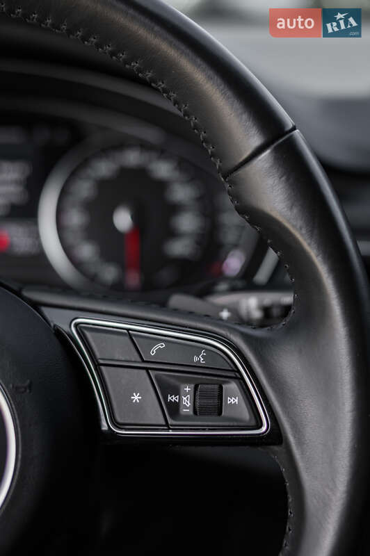 Седан Audi A4 2019 в Львове