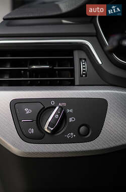 Седан Audi A4 2019 в 