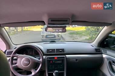 Седан Audi A4 2004 в 