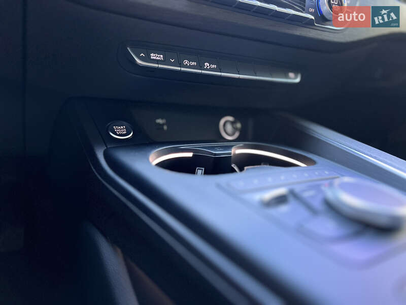 Седан Audi A4 2019 в Одессе