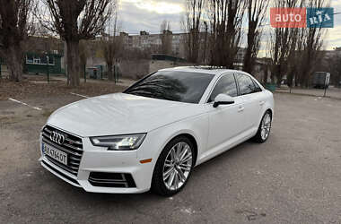 Седан Audi A4 2019 в 
