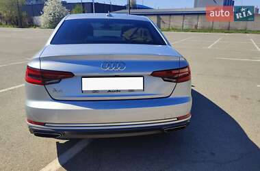 Седан Audi A4 2018 в 