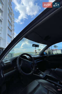 Седан Audi A4 1996 в 