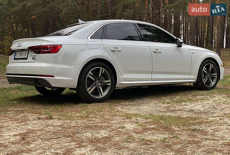 Седан Audi A4 2017 в Ровно